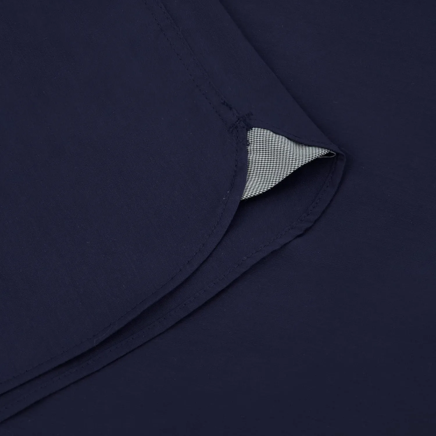 Van Heusen Men's Classic Fit Stain Shield Never Tuck Stretch Solid Button Down Shirt